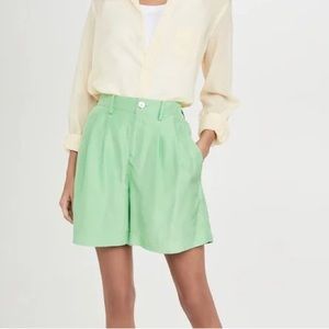 NWT Vince Drapey Habitoi Silk Shorts in Peppermint Green 12